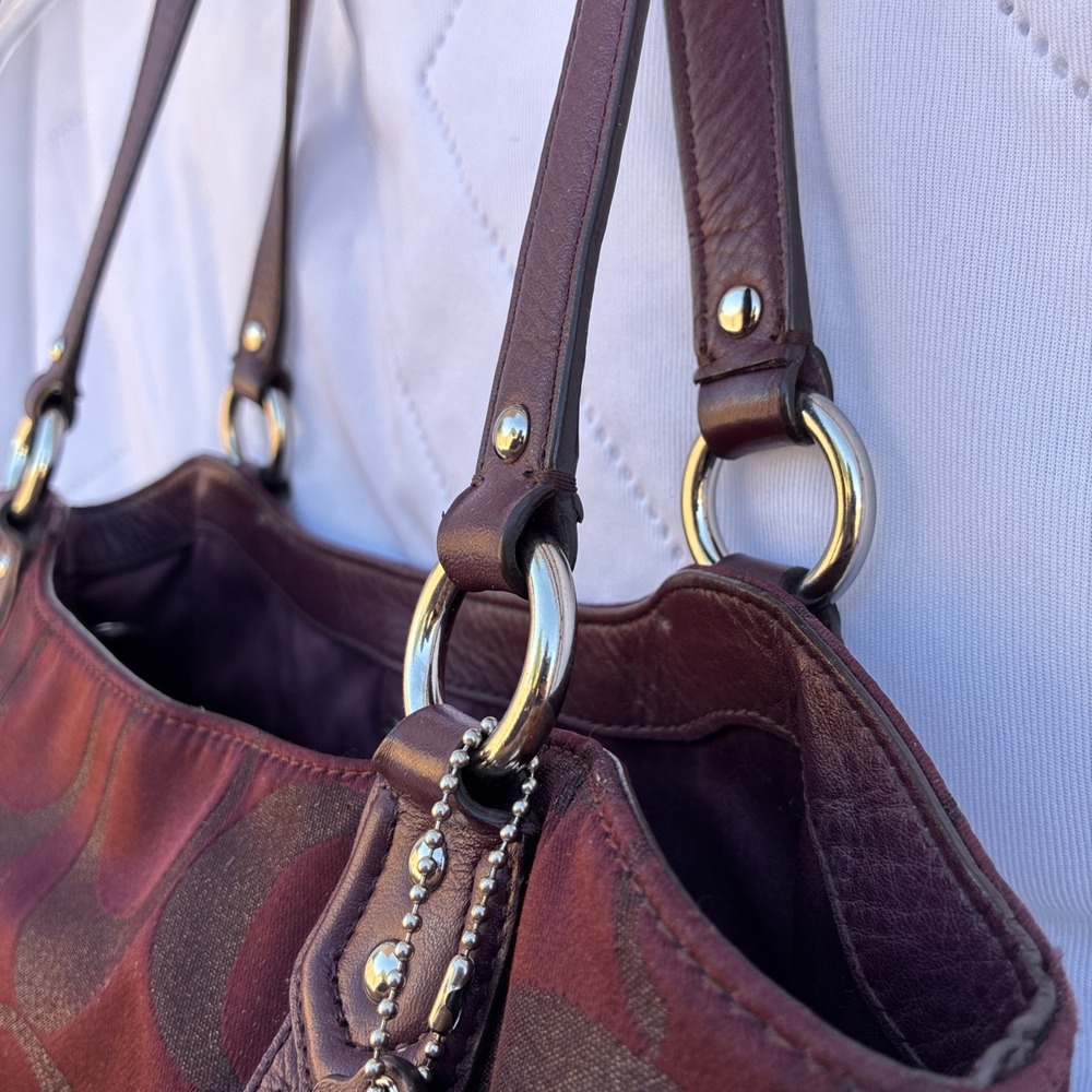 Coach Campbell Signature Shoulder Metallic Belle Carryall Bag Burgundy F26246 - Picture 5 of 13